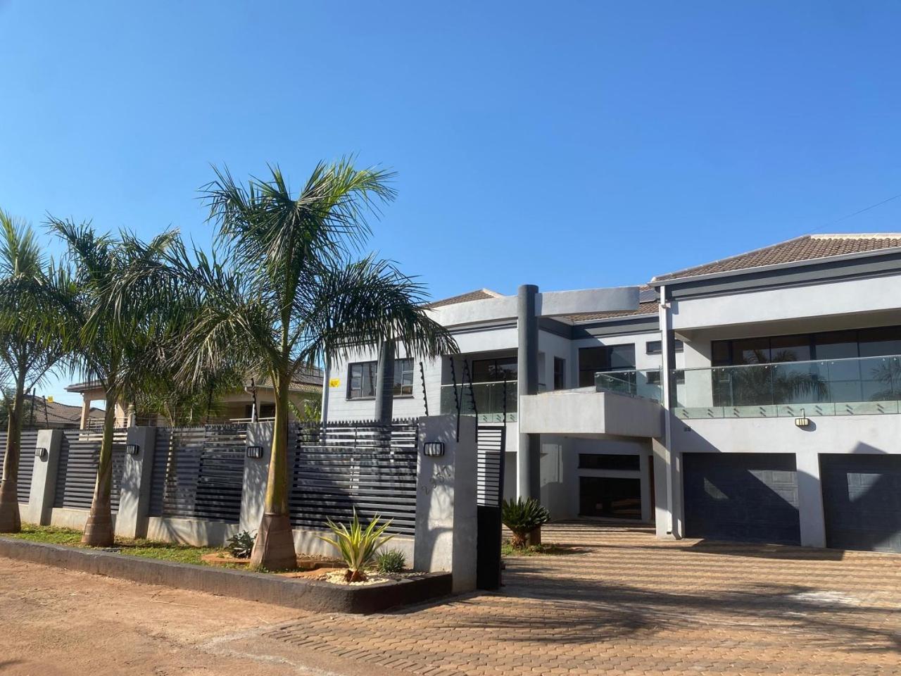 Holiday Villa Harare Buitenkant foto