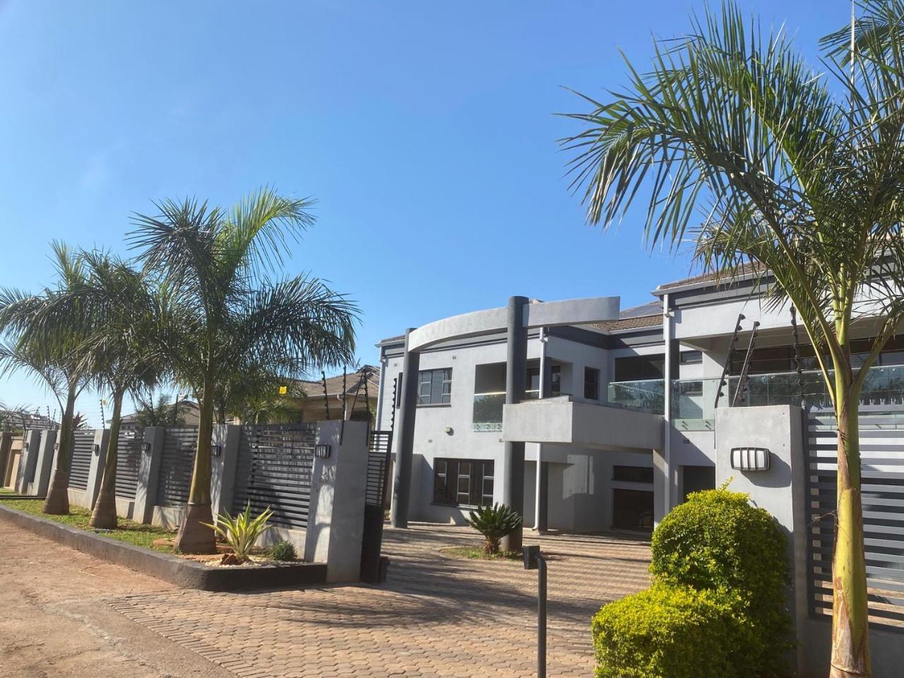 Holiday Villa Harare Buitenkant foto