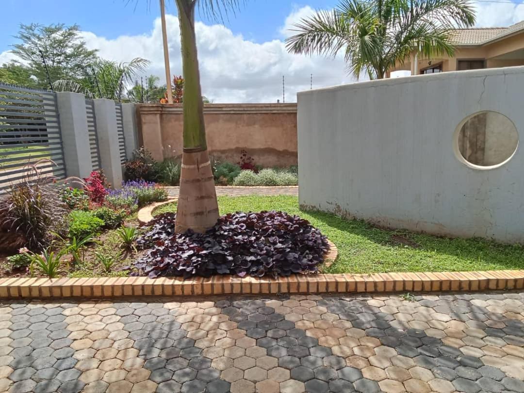Holiday Villa Harare Buitenkant foto